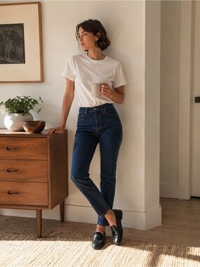 Everlane High-Rise Straight Jeans in Dark Blue